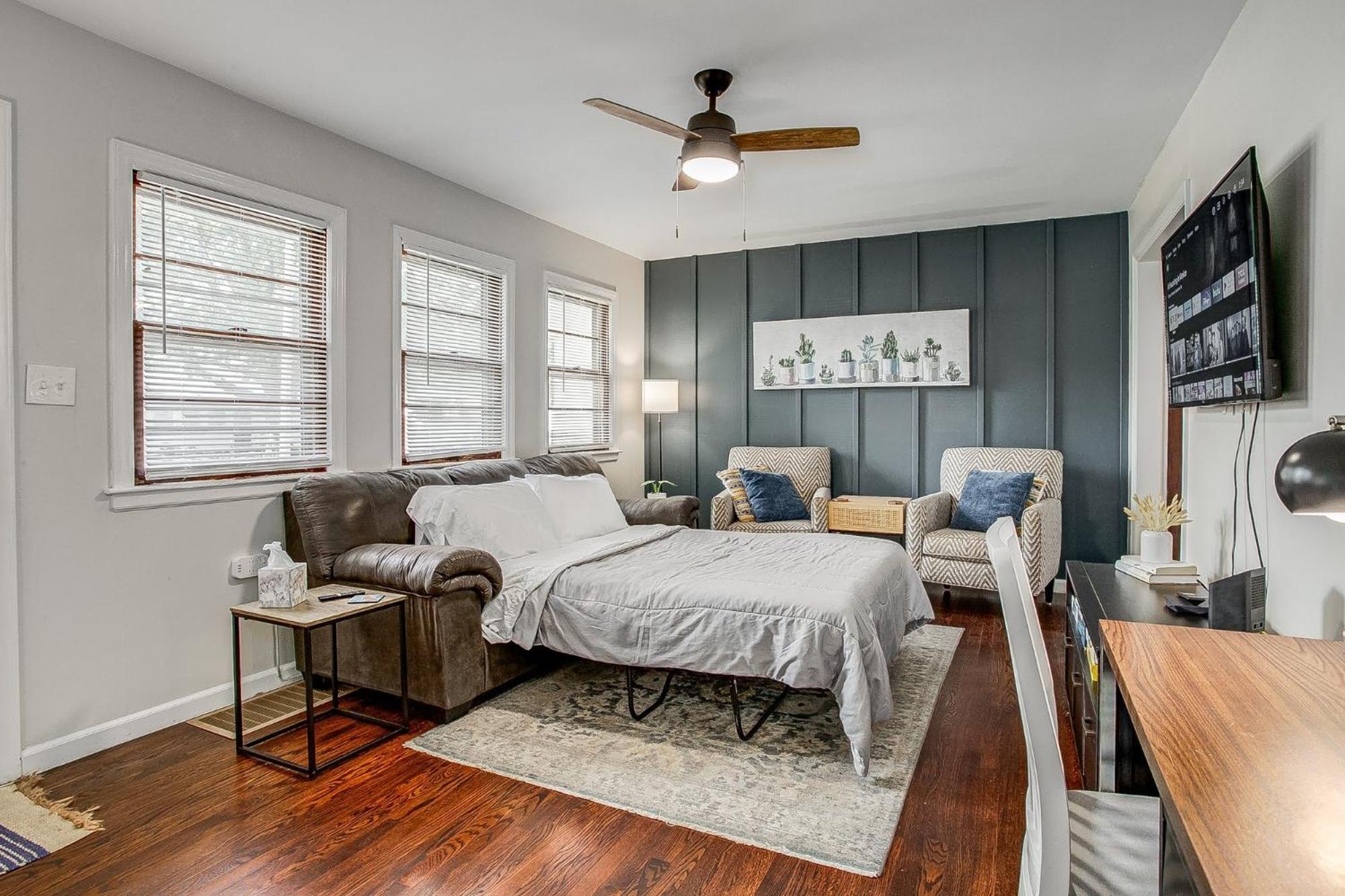 Chic Home With Huge Grassy Yard 7 Mins To Arrowhead Stadium إندبيندينس المظهر الخارجي الصورة