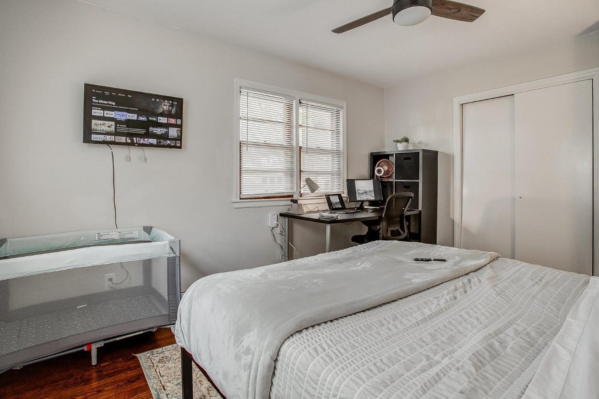 Chic Home With Huge Grassy Yard 7 Mins To Arrowhead Stadium إندبيندينس المظهر الخارجي الصورة