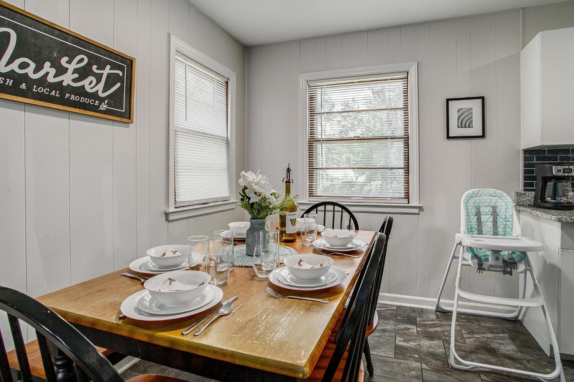 Chic Home With Huge Grassy Yard 7 Mins To Arrowhead Stadium إندبيندينس المظهر الخارجي الصورة